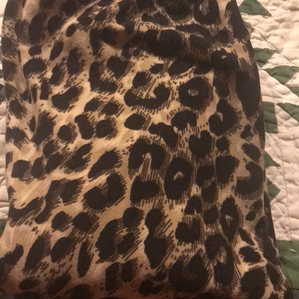 SUPER SOFT leopard leggings!